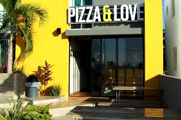 Enamórate de  Pizza & Love