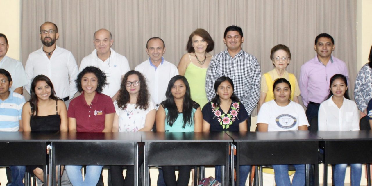 “Padrinos Académicos” iniciativa para reducir el índice de deserción escolar en la UADY