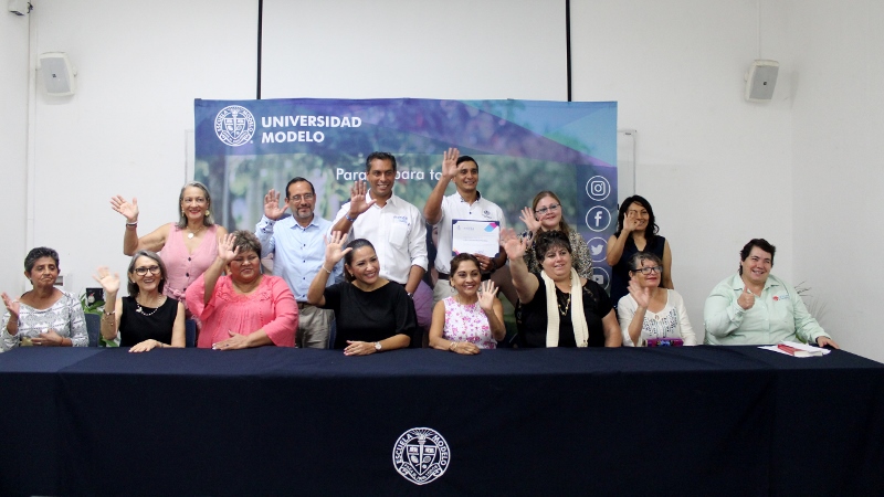 Universidad Modelo dona mobiliario a Asociaciones Civiles